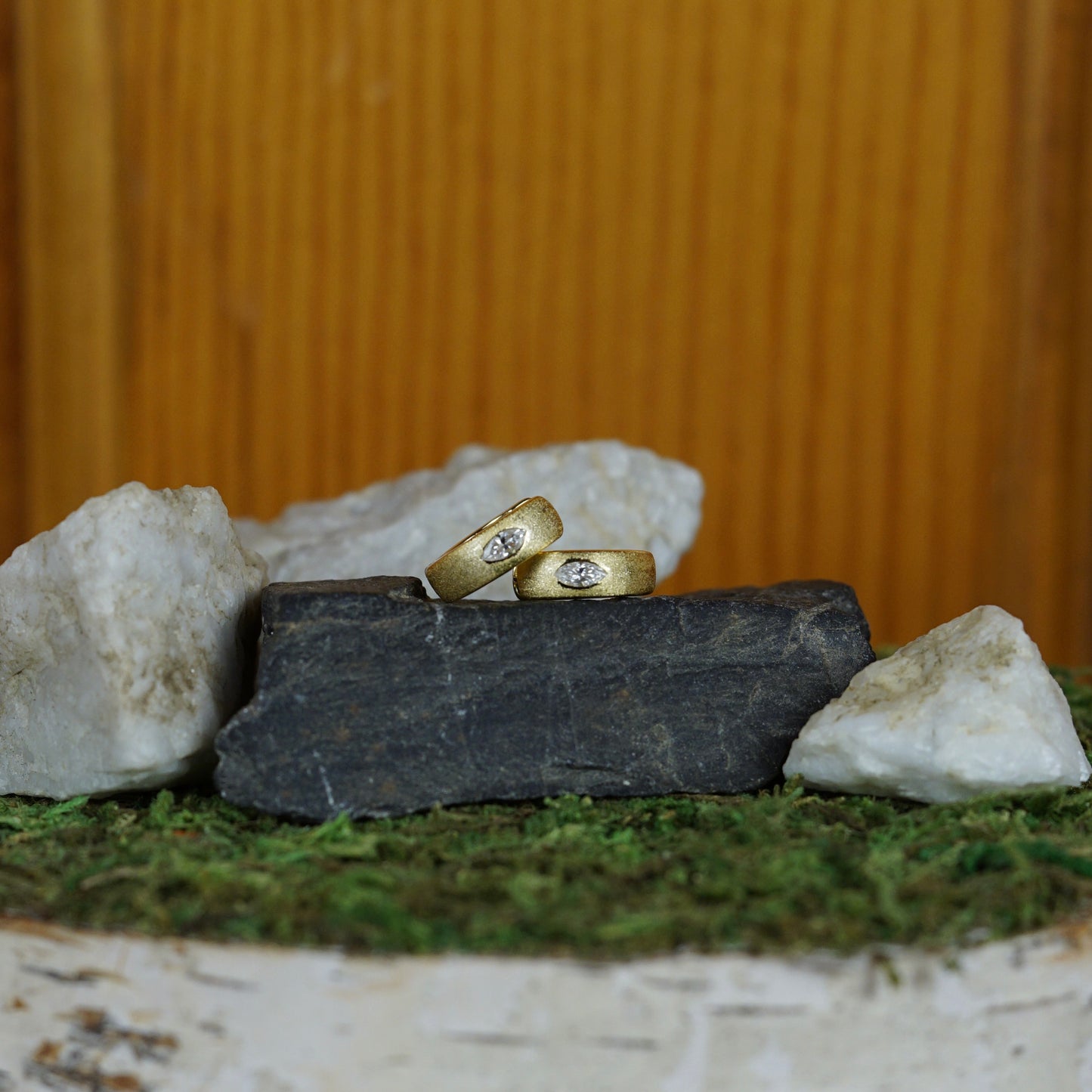 Hoops with moissanite