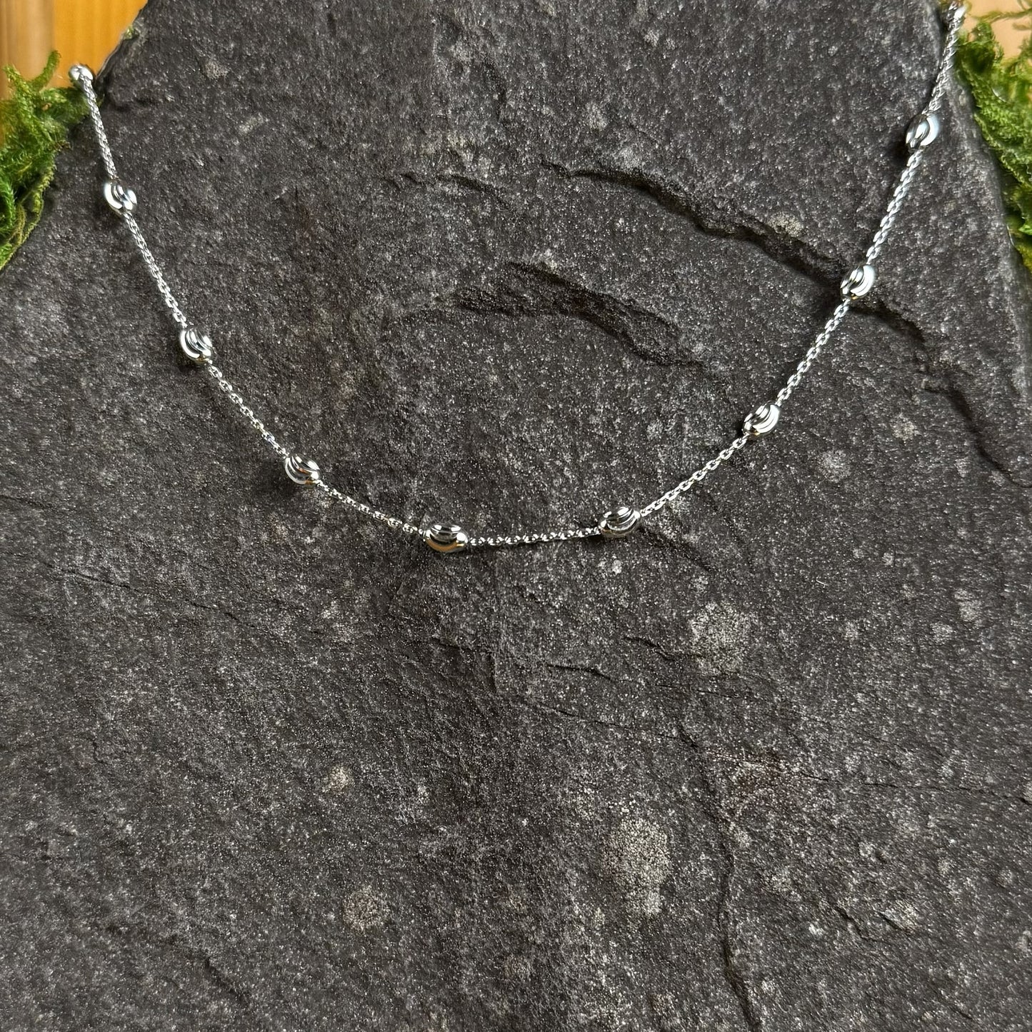 Station Oval Moon Necklace