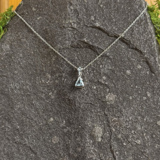 .77ct Genuine Blue Topaz Chain With Pendant